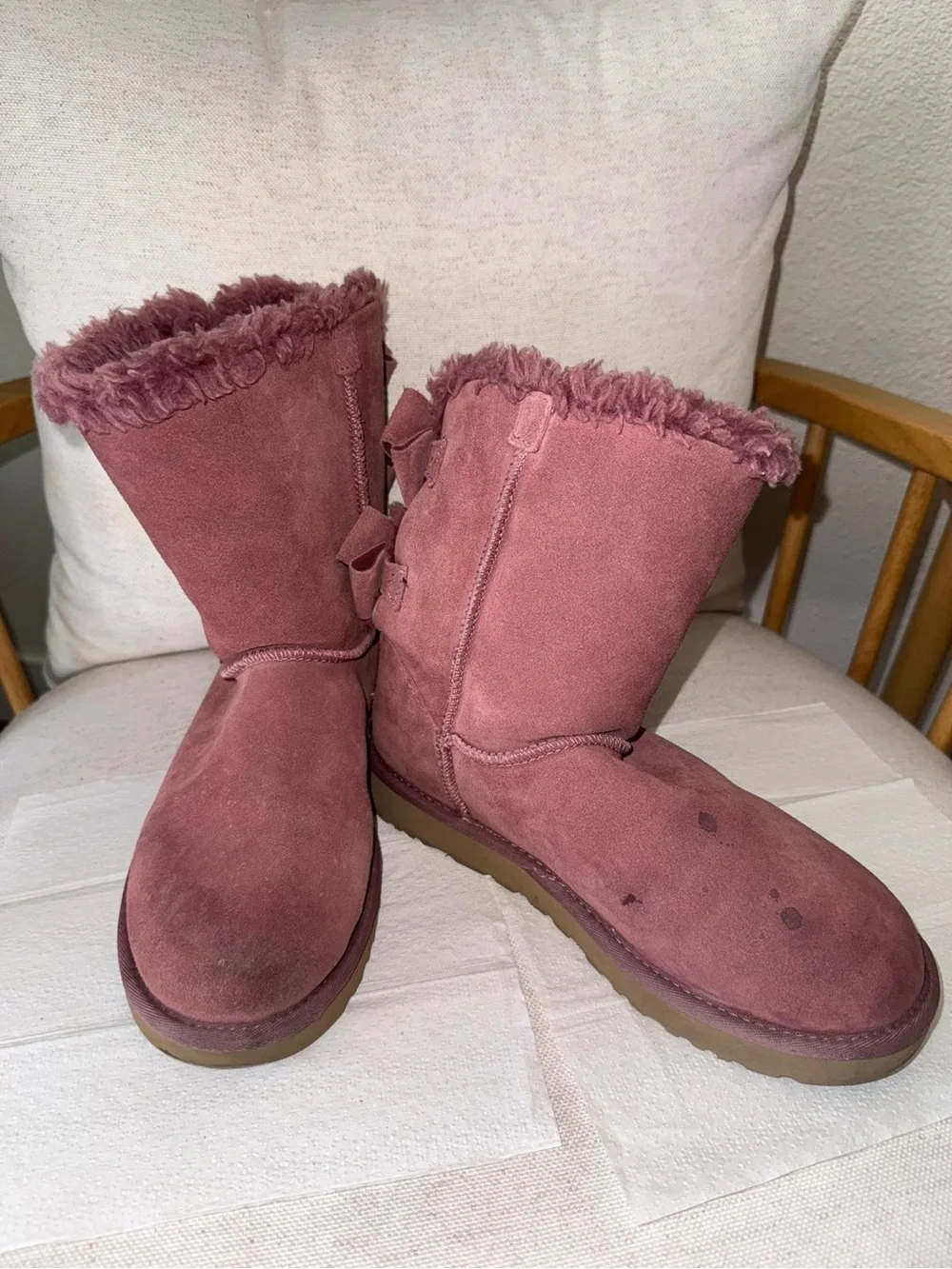 Ugg Australia Bailey Bow Short Mid-Calf Purple Pink Suede Sheepskin Boots Sz 8